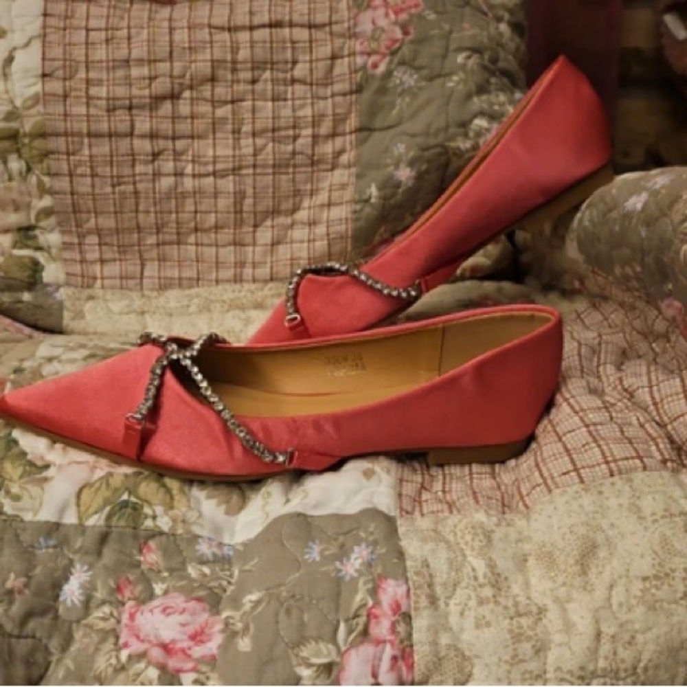 Chic Red Embellished Heels - Picture 4 of 6